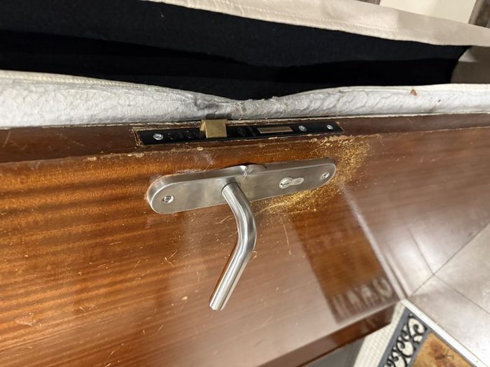 Serrure encastrée, porte bois — BMS Service, serrurier en Gironde