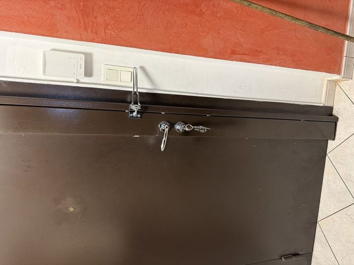 Porte métallique, béquille et cylindre — BMS Service, serrurier en Gironde